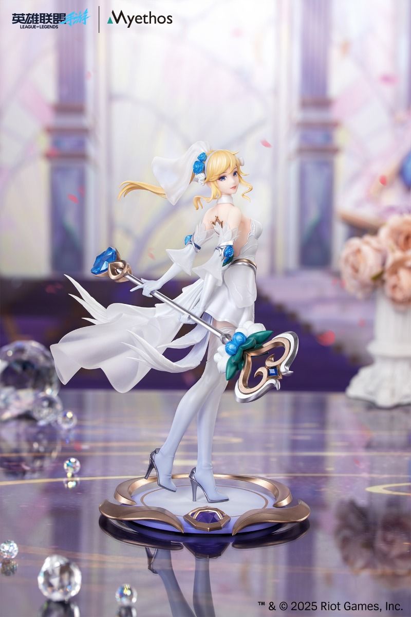 (1/8 Scale Fgure) League of Legends Gift+ Crystal Rose Lux