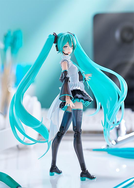 VOCALOID Hatsune Miku: Happy 16th Birthday Ver. - Model Kit | animate USA