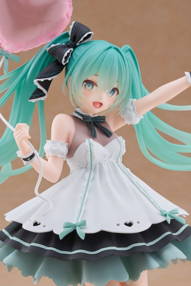 [Vocaloid] Hatsune Miku: Birthday 2025 Party Ver. – AMP+ Figure